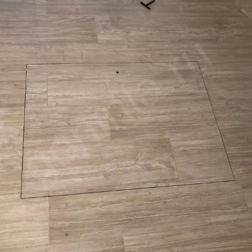 Правильно установленный люк в плитке Kak-kleit-plitku-na-lyuk-18.jpg